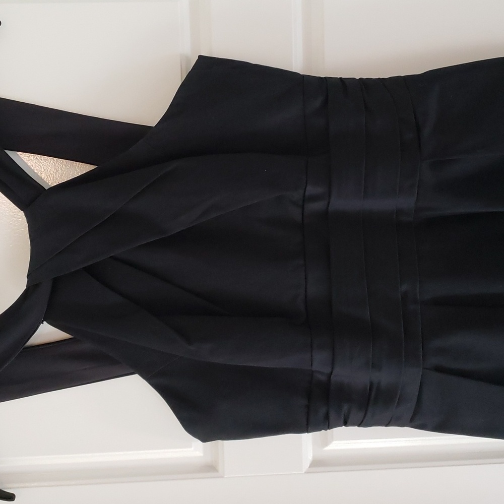 David's Bridal Short Cotton Dress with Y-Neck and Skirt Pleating Bridesmaid - Picture 4 of 6